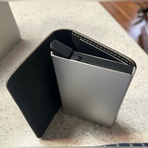 SIMPL Toggl™ Wallet – RFID Blocking, Quick Access, Brand New